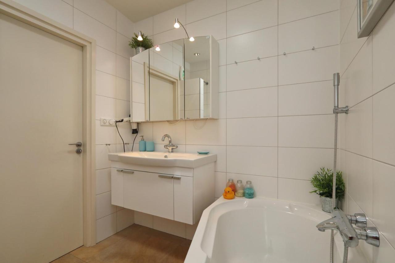 Sunnybeachhouse Aan Het Bos, Tussen Zee En Meer. Noordwijkerhout Bagian luar foto